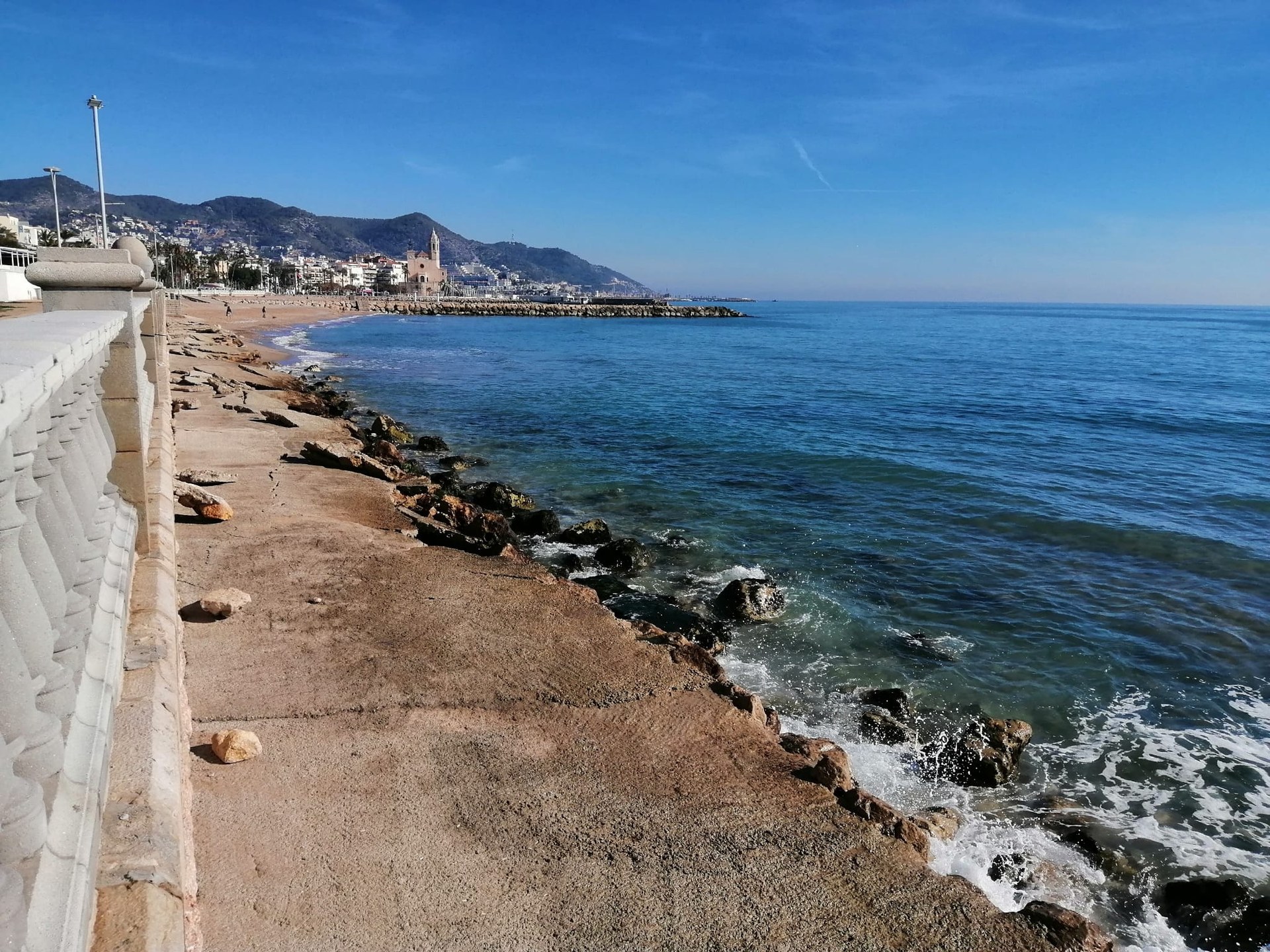 El govern local es compromet a actuar de forma prioritària a la platja de la Bassa Rodona