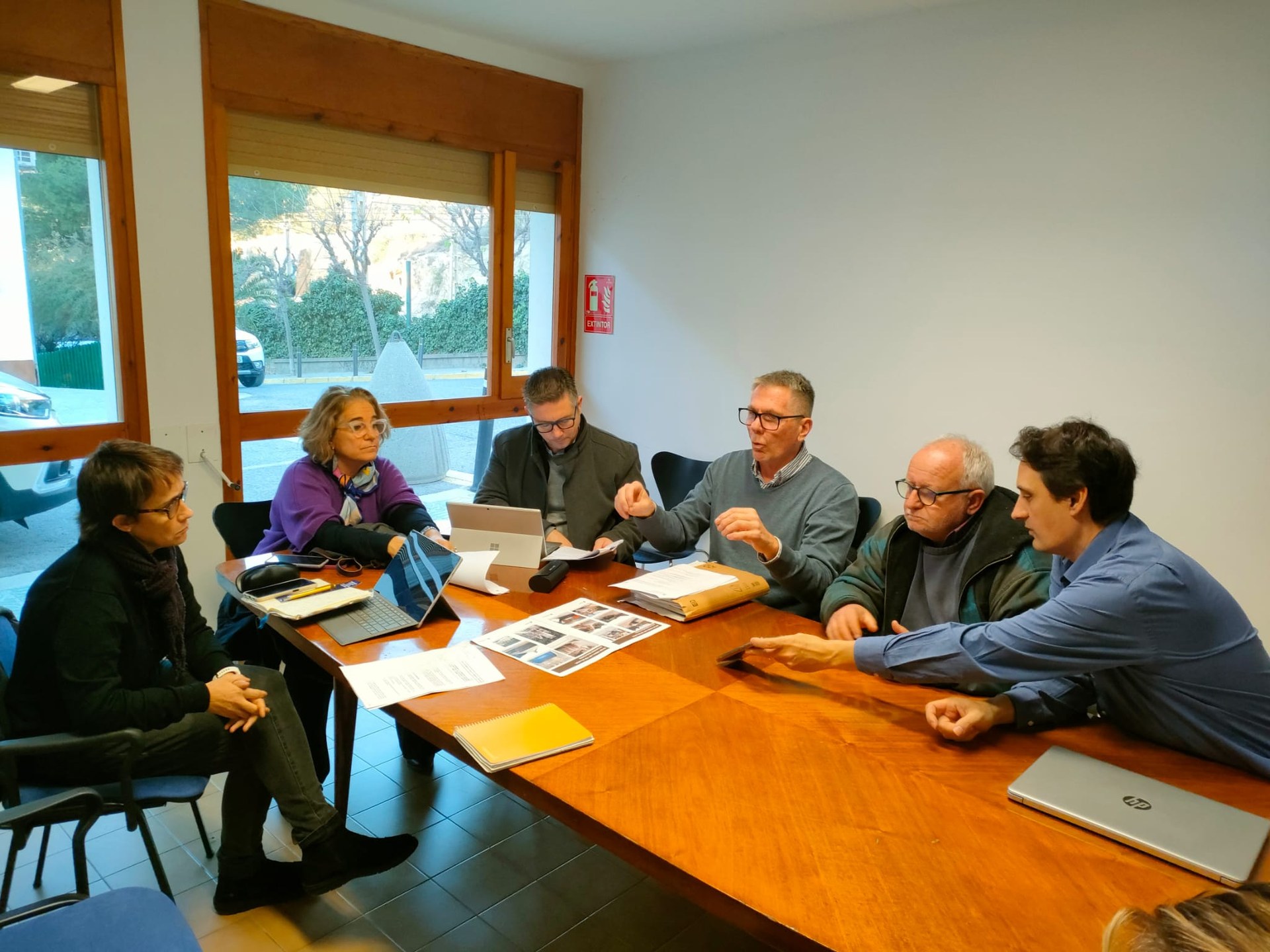 L’Ajuntament es reuneix amb representants del veïnat de Garraf per analitzar la problemàtica de la pols a l’aire