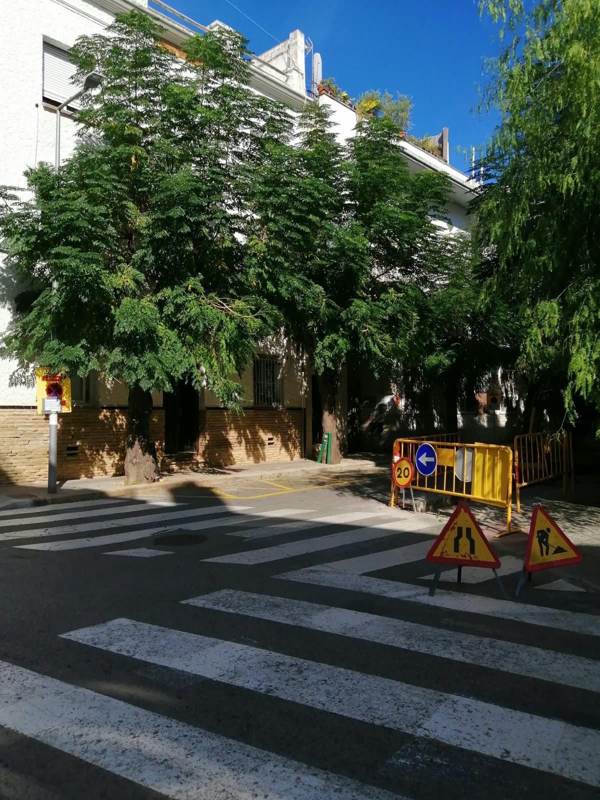 La renovació de les canonades d’aigua als carrers de Rafel Llopart i Joan Maragall continua amb noves fases d’obres