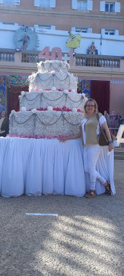 Gemma Gilabert, visitant 5.000 expo La Cubana.jpeg