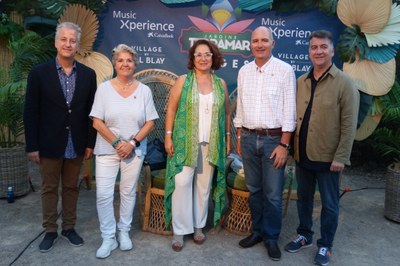 Foto familia inauguracio Festival Jardins Terramar.JPG