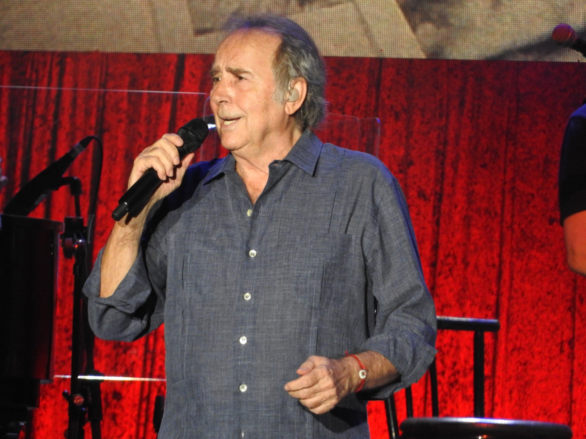 Joan Manuel Serrat conquesta el Terramar amb un concert memorable