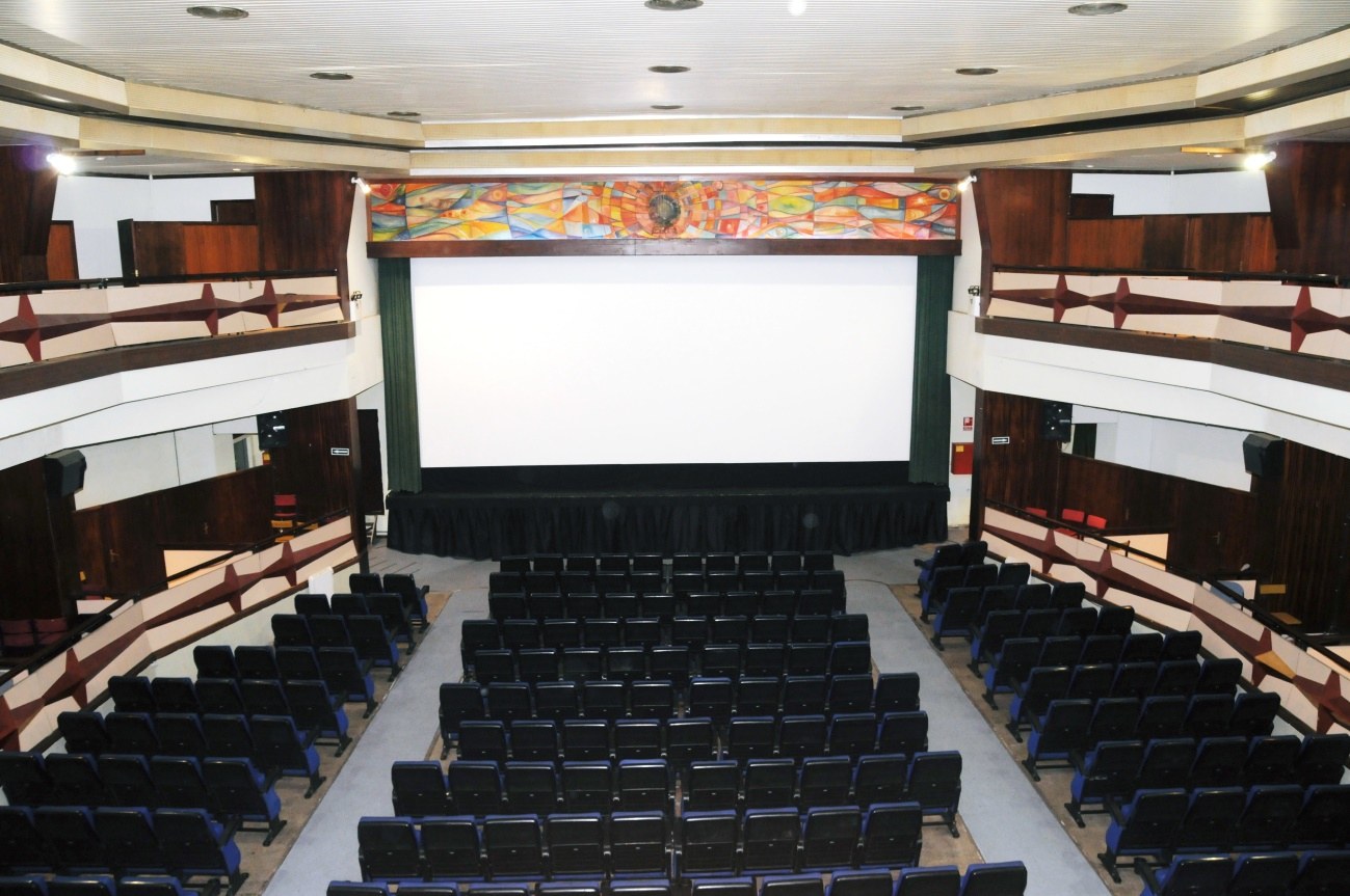 L’Acadèmia del Cinema Català distingeix els cinemes centenaris d’El Retiro i el Casino Prado