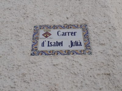 rajola- carrer d'Isabel Julià (2).jpeg