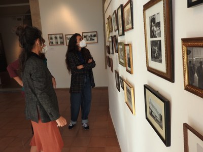 Associació FeMemòria exposició Nunca se 'saVe', descobrint un arxiu.JPG
