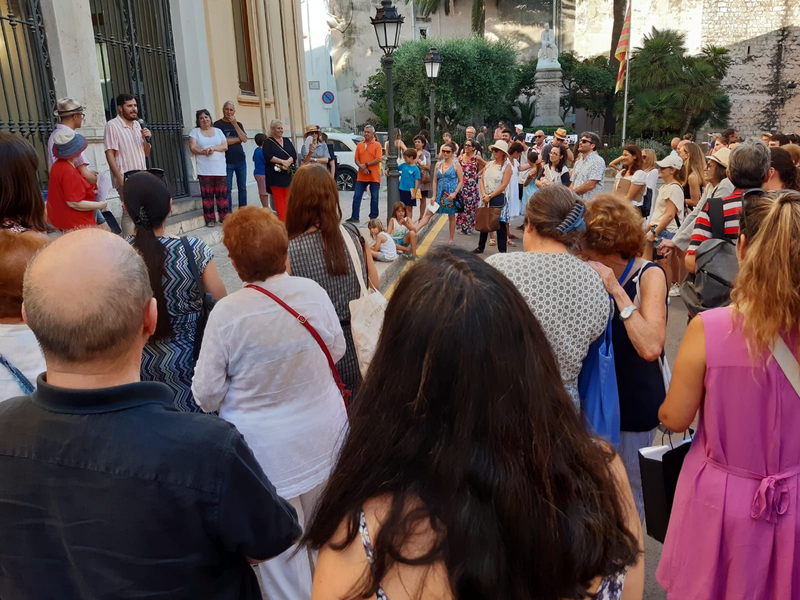 La 15a Festa de la Poesia a Sitges recupera la cercavila de rebuda dels poetes