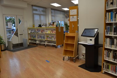 Servei d'autopréstec a la Biblioteca Josep Roig i Raventós