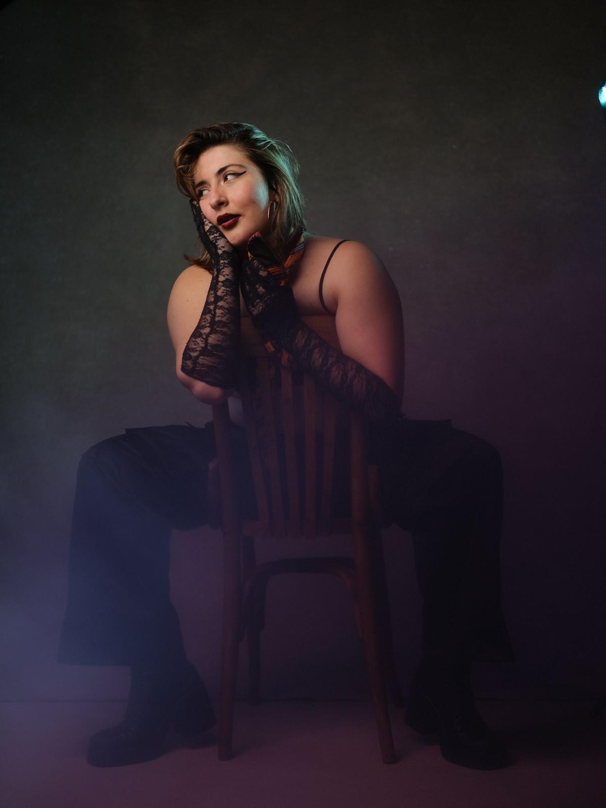 La cantant Elena Escorcia  i l’obra de teatre ‘Austràlia’ se sumen al cartell del Festival Dona-art en Femení