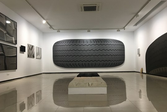 Imatge d'una de les tres sales noves de la Fundació Stämpfli amb una selecció d'obres de l'artista Peter Stämpfli