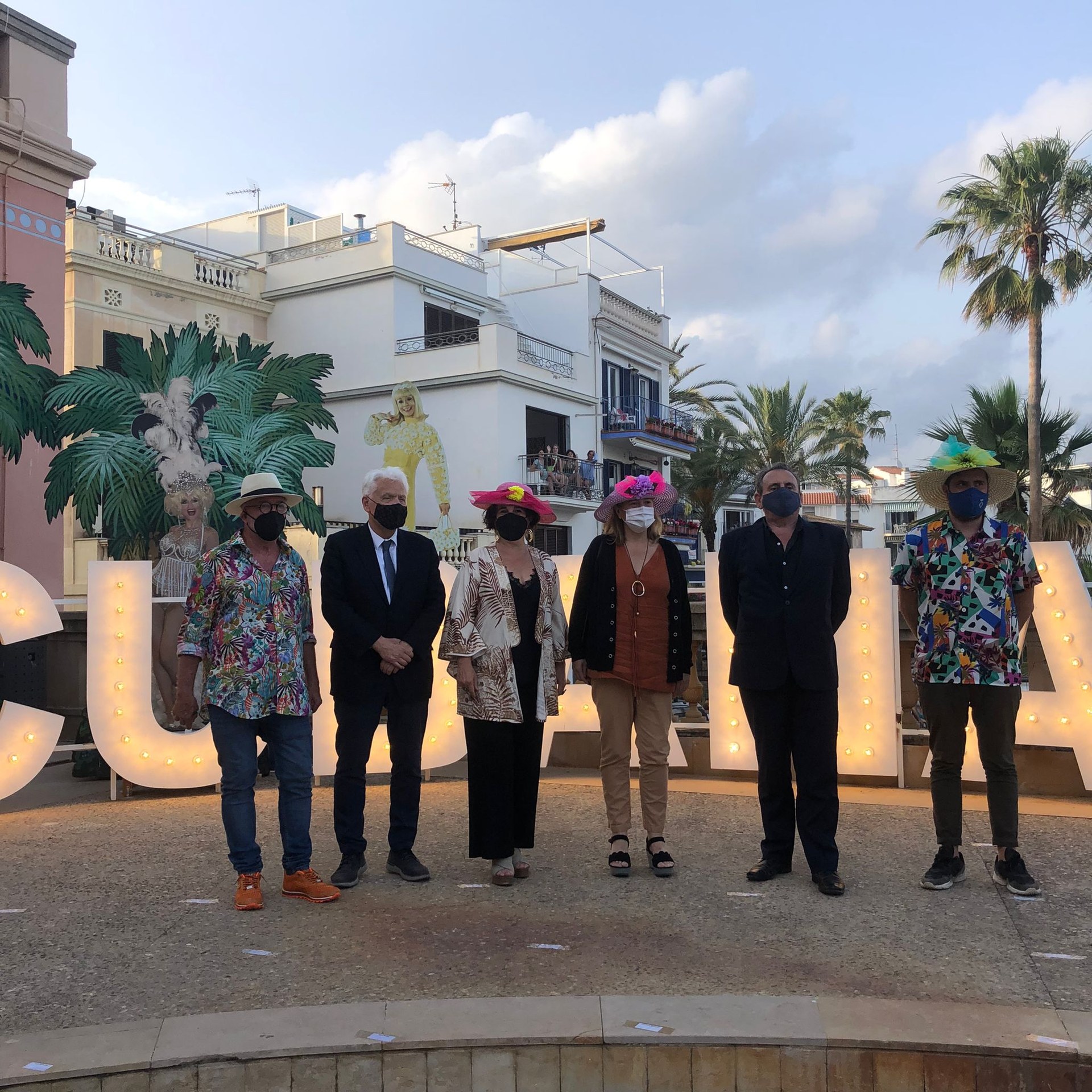 La inauguració de l’exposició dels 40 anys d’història de La Cubana emociona i diverteix