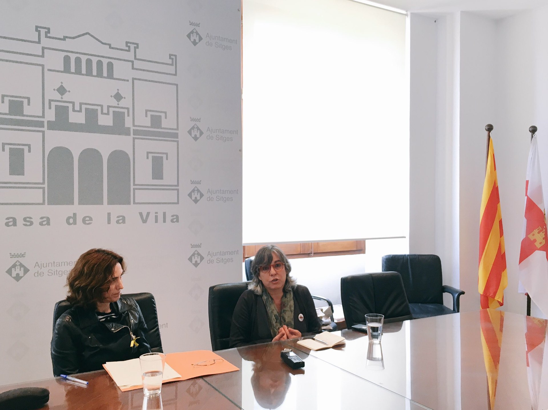 La regidora de Cultura, Tradicions i Festes, Rosa Tubau i la gerent de l'Associació Musical Eduard Toldrà, Marijó Riba, han presentat el Cicle de la Camerata Eduard Toldrà