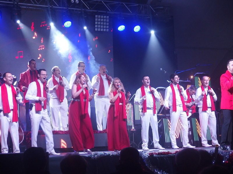 Actuació de l'Orquestra Maravella a Sitges el Nadal 2019.