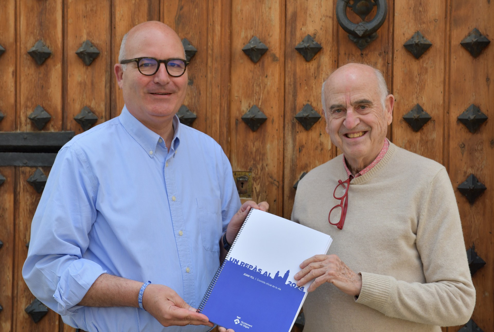 La regidoria de Cultura entrega el recull anual al Cronista Oficial de Sitges