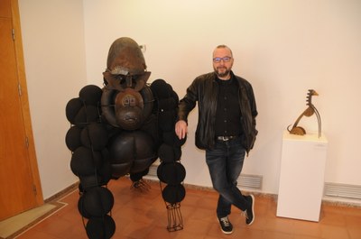 Miquel Aparici i goril·la al Centre Cultural Miramar