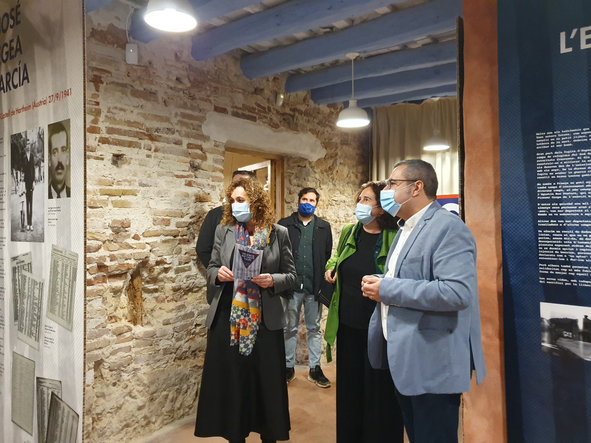 La consellera de Justícia, Ester Capella, durant la seva visita a la mostra el passat 17 de novembre