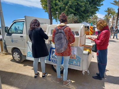 Book truck - Sant Jordi .jpeg