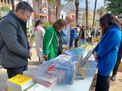 Visita institucional a la fira de Sant Jordi .jpeg