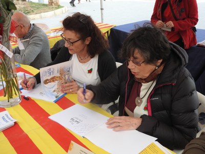 Signatura de llibres d'autors locals
