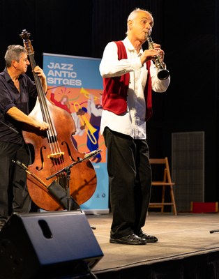 JAZZ ANTIC.jpg