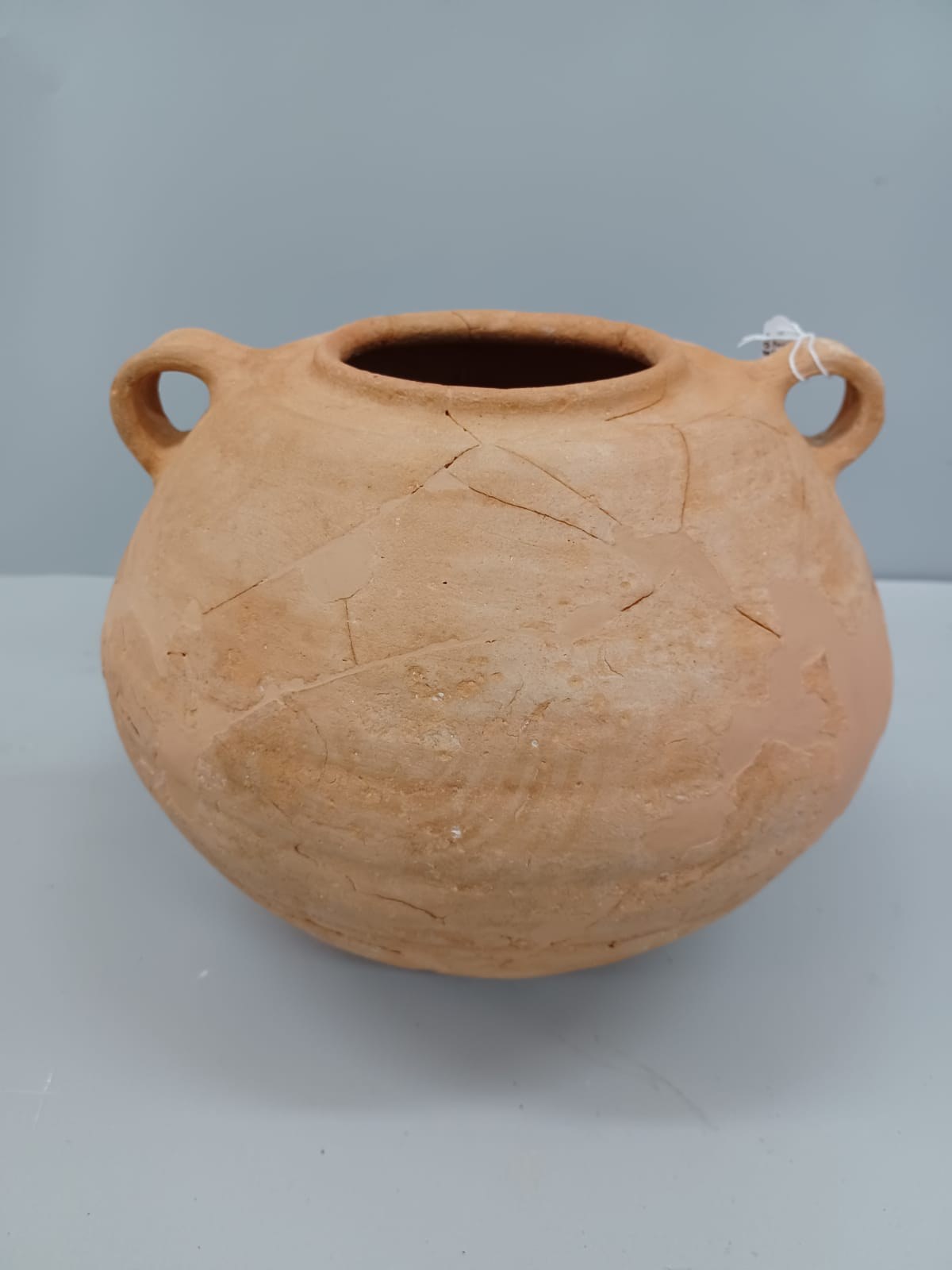 Sitges presenta una gerra de ceràmica ibèrica trobada al nucli antic de la vila