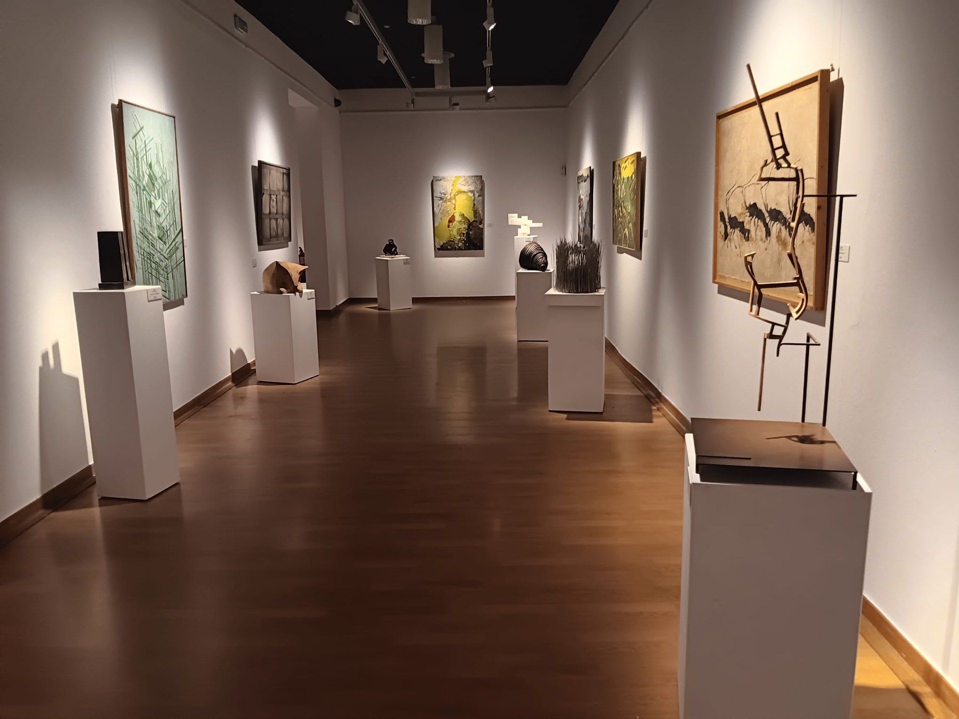 Últims dies de la Retrospectiva amb les obres guanyadores dels concursos de pintura Sanvisens i d’escultura Pere Jou