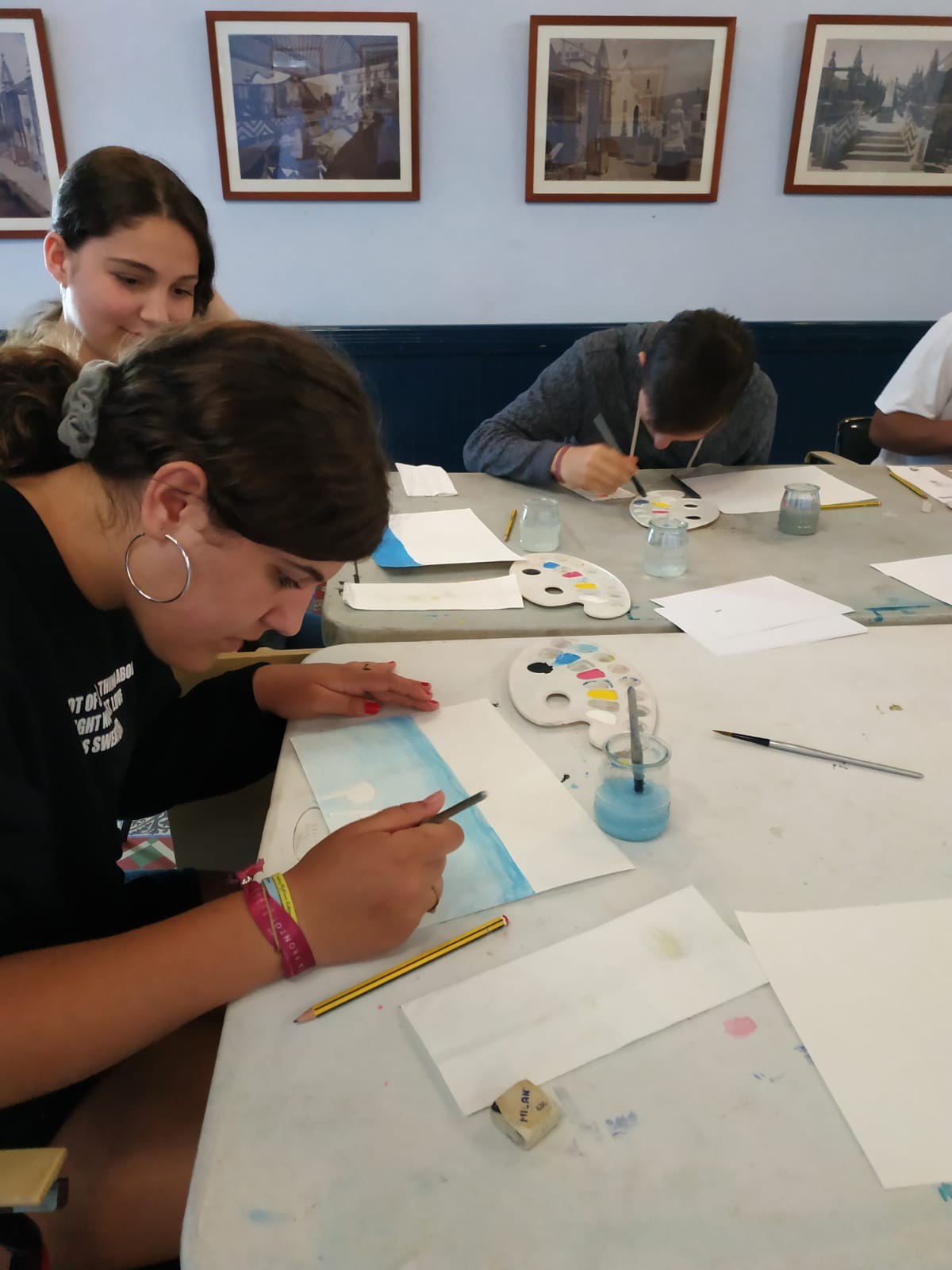Alumnes de 4t d’ESO de l’Escola Pia reinterpreten obres dels museus de Sitges per crear una exposició