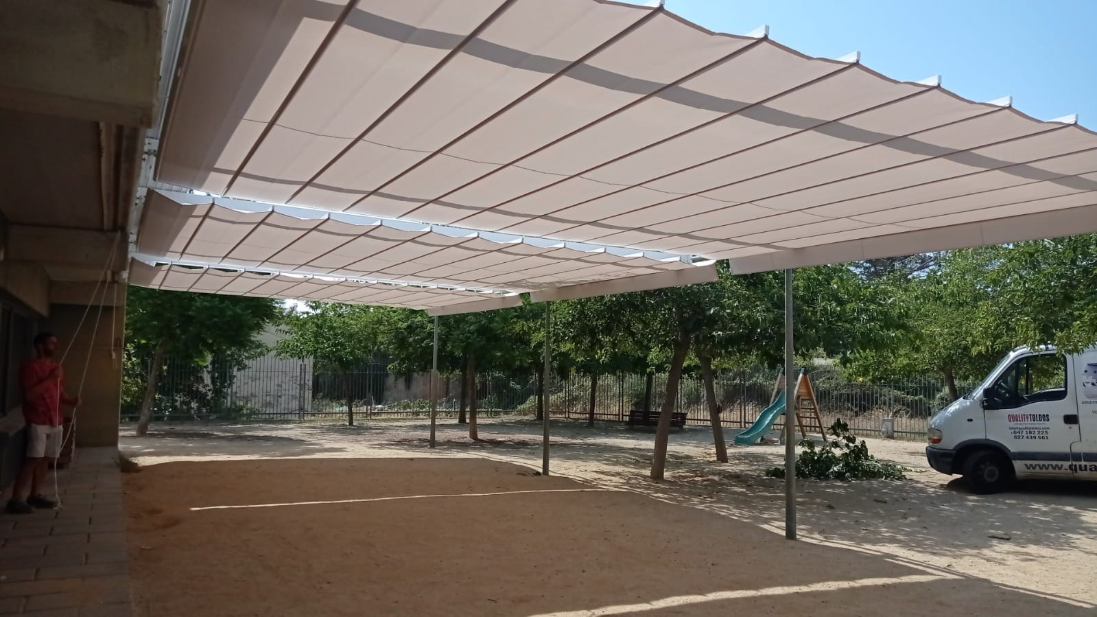Tendal a l'Escola Maria Ossó
