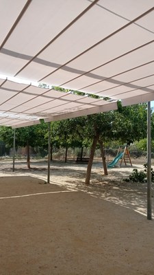 tendal Escola Maria Ossó.jpeg