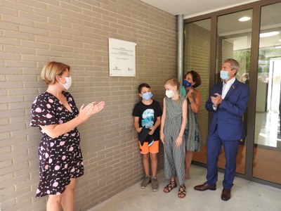 imatge descoberta placa- inauguració Escola Agnès de Sitges.JPG