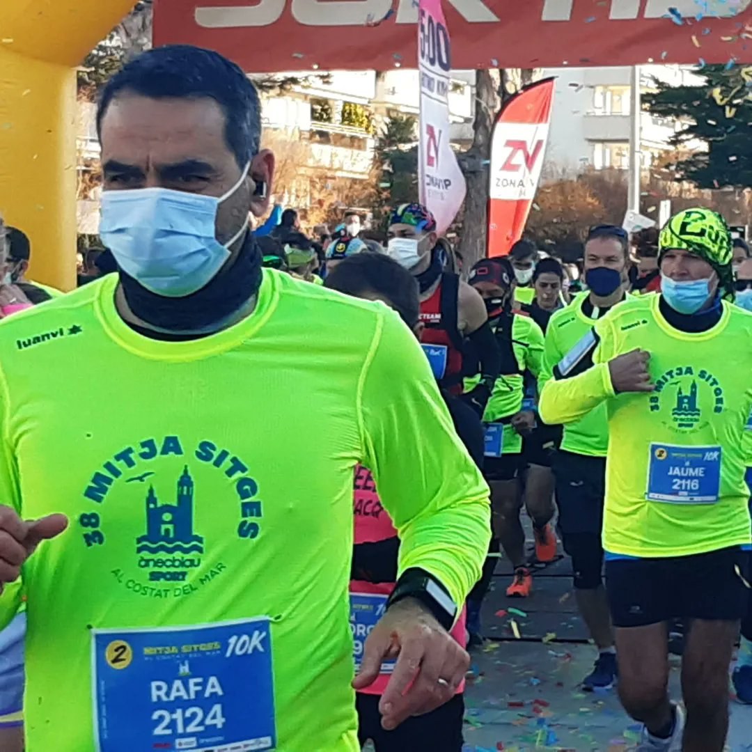 Joseba Arana i Laura Ríos, primers sitgetans classificats a la Mitja marató