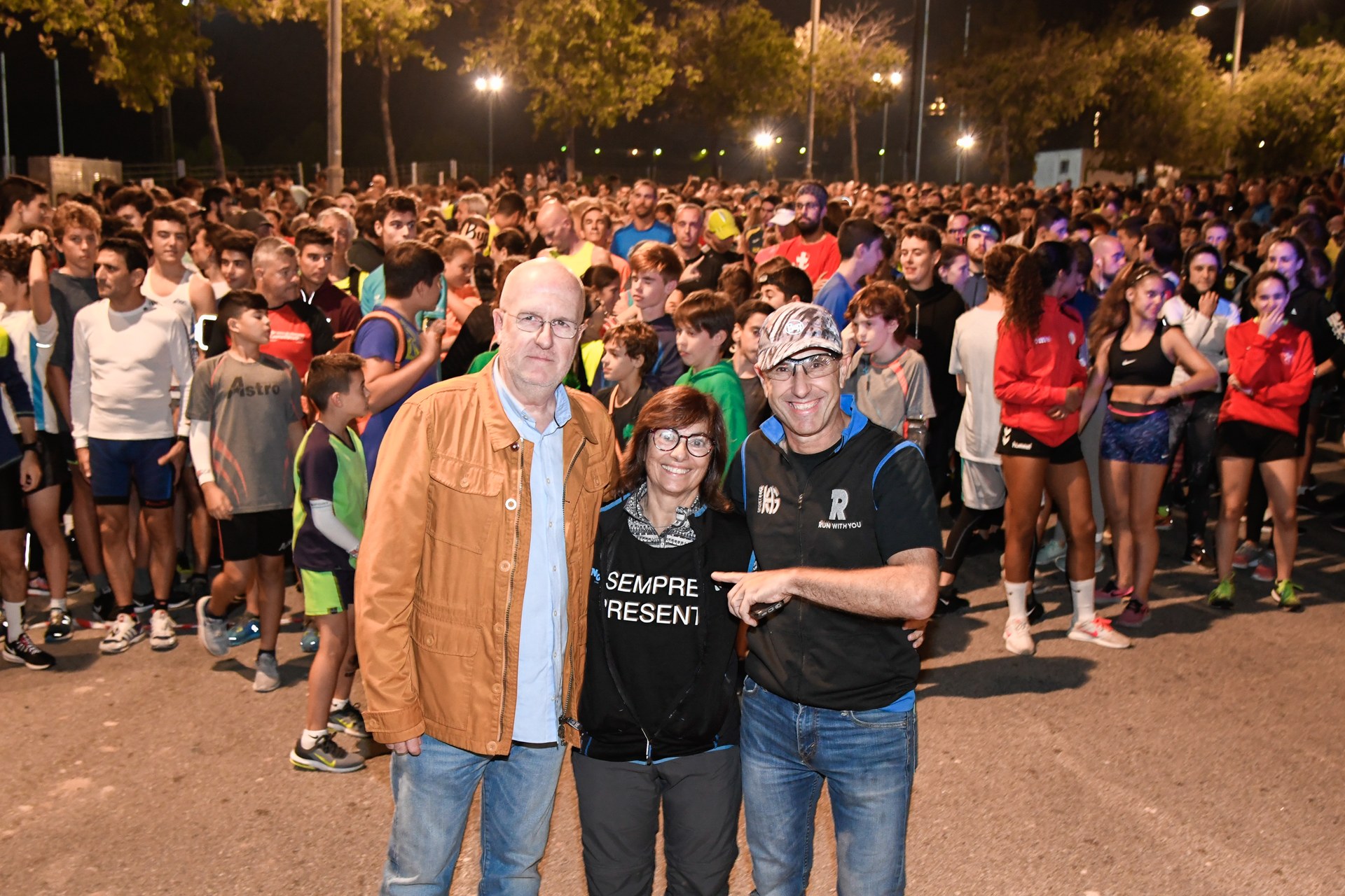 Els pares d’en Pol, Xavier Lahoz i Estela Campañá, organitzen aquesta cursa, en què esport i solidaritat lluiten a favor de la recerca oncològica.