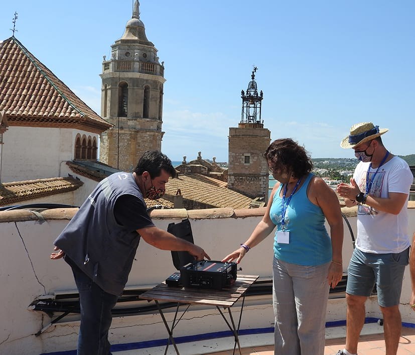 El repic de campes i el llançament dels 21 morterets inicien la vigília d’una Festa Major especial i atípica