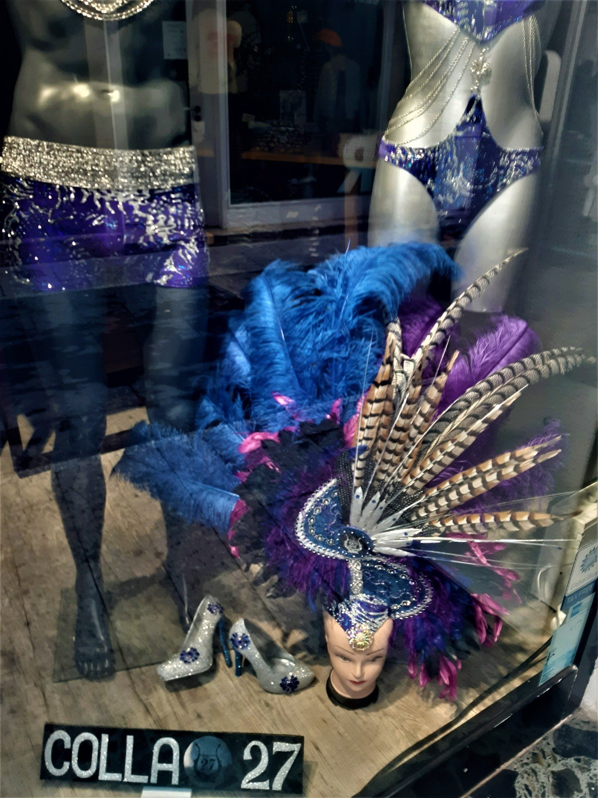 Els carrers de Sitges ja respiren Carnaval