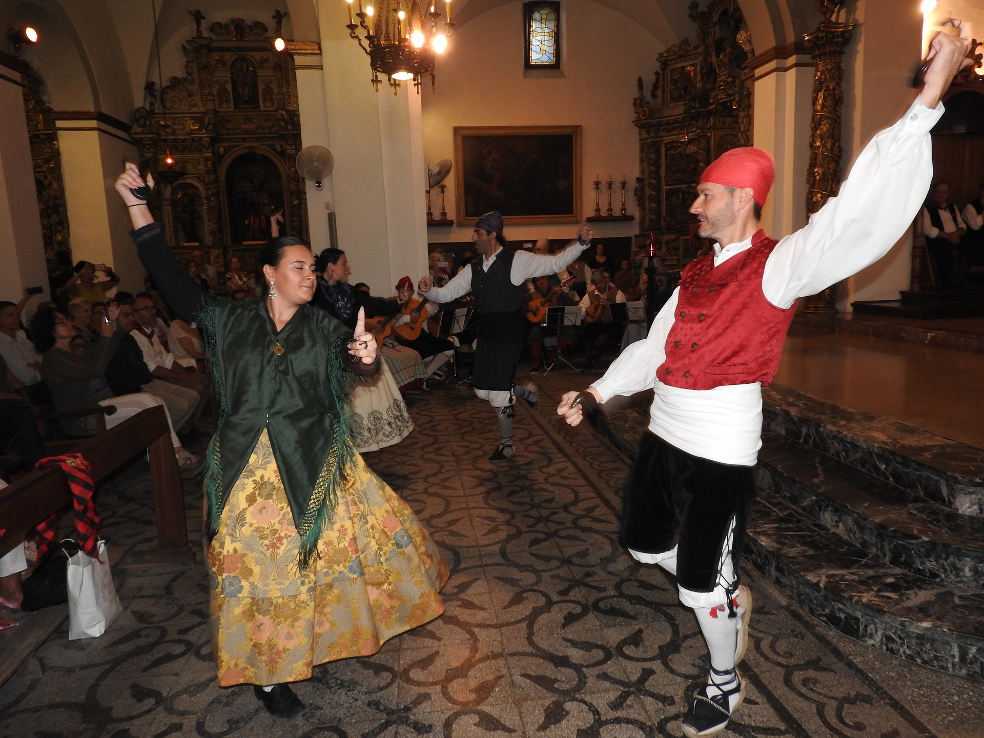 La comunitat aragonesa de Sitges celebra la festa del Pilar