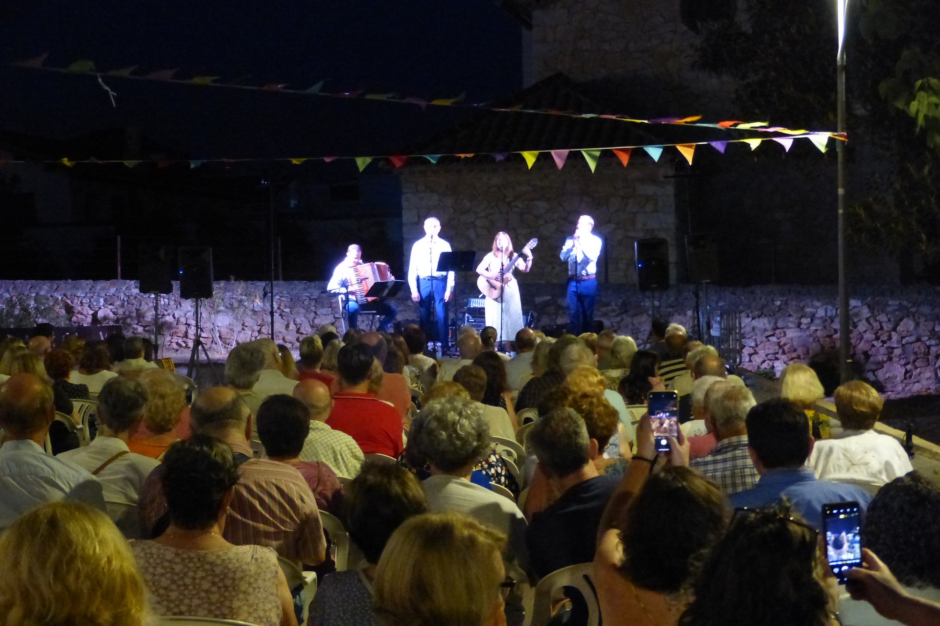 Les festes de Sant Joan del Poble Sec comencen dissabte amb el sopar popular