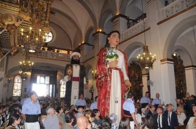 Gegants Moros ofrena a Santa Tecla