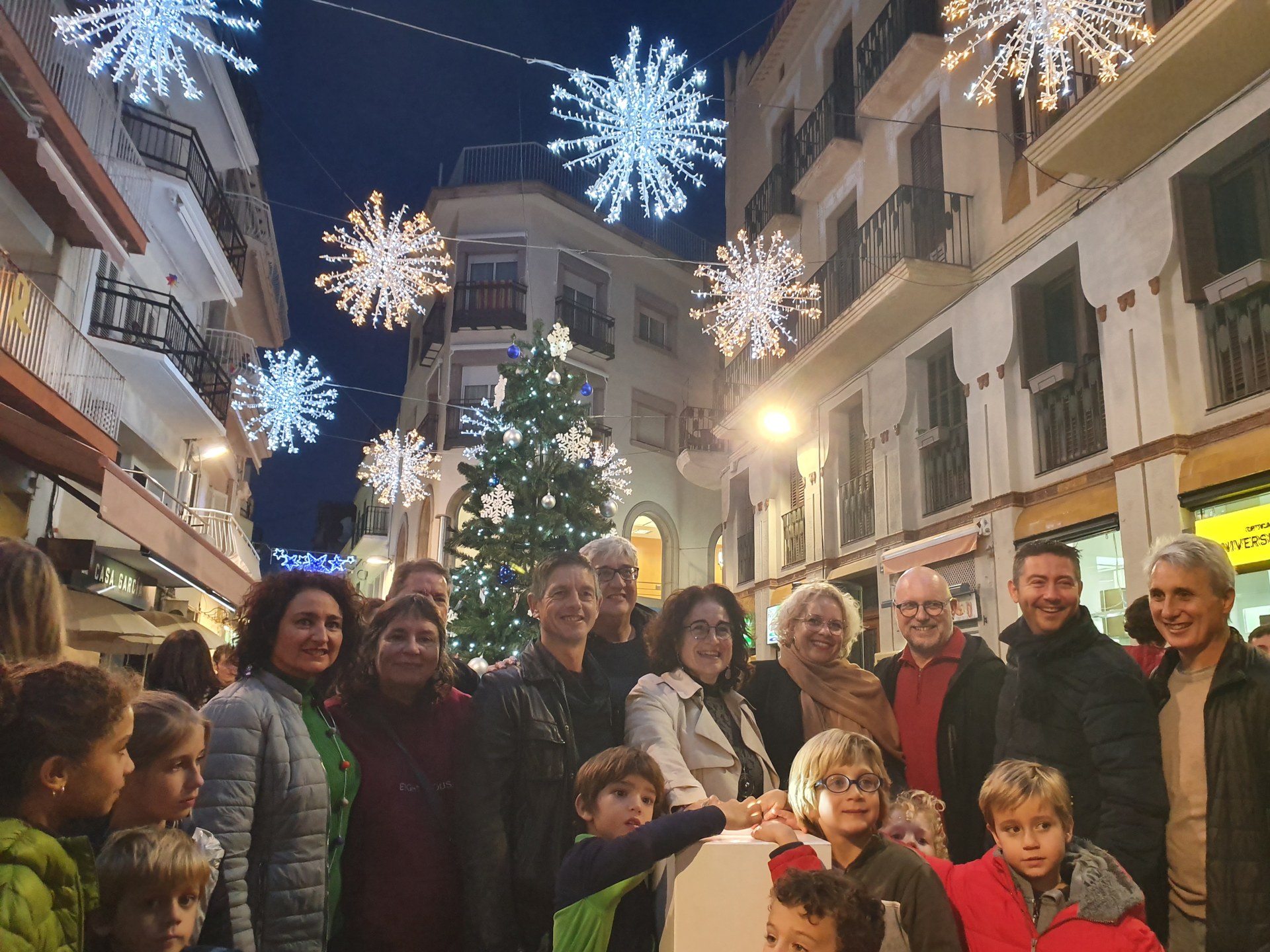 Amb l'acte d'encesa dels llums de Nadal Sitges ha donat el tret de sortida a la programació d'activitats per a aquestes Festes