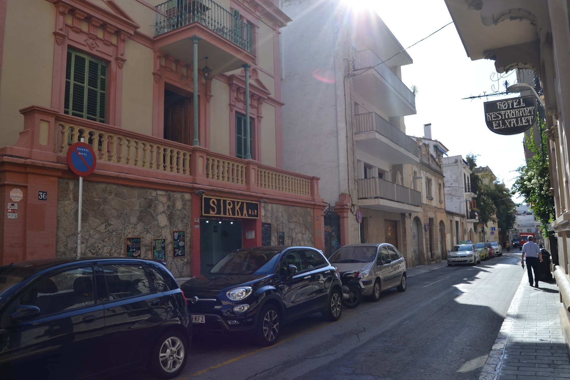 El carrer de l'Illa de Cuba serà un dels afectats pel canvi de sistema d'aparcament