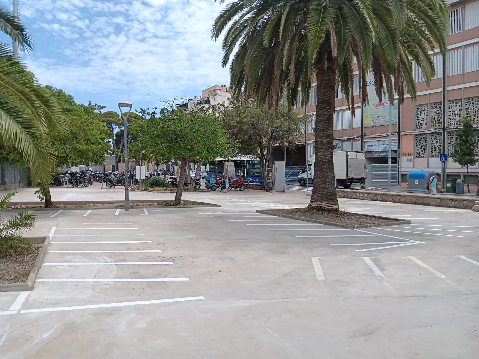 L’aparcament de motos de l’estació amplia la capacitat en un centenar de places