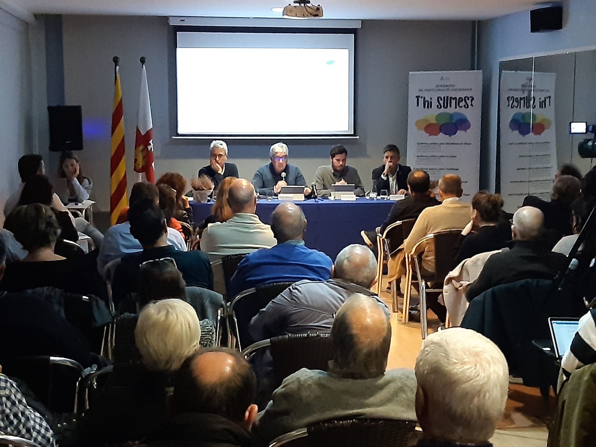 El Club Nàutic Garraf va acollir aquest dimarts la quarta trobada veïnal en el marc de les jornades 'T'hi Sumes?'