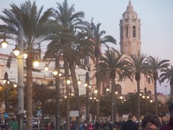 L'Ajuntament renova les llums dels fanals modernistes de l’entorn de la Fragata i Passeig