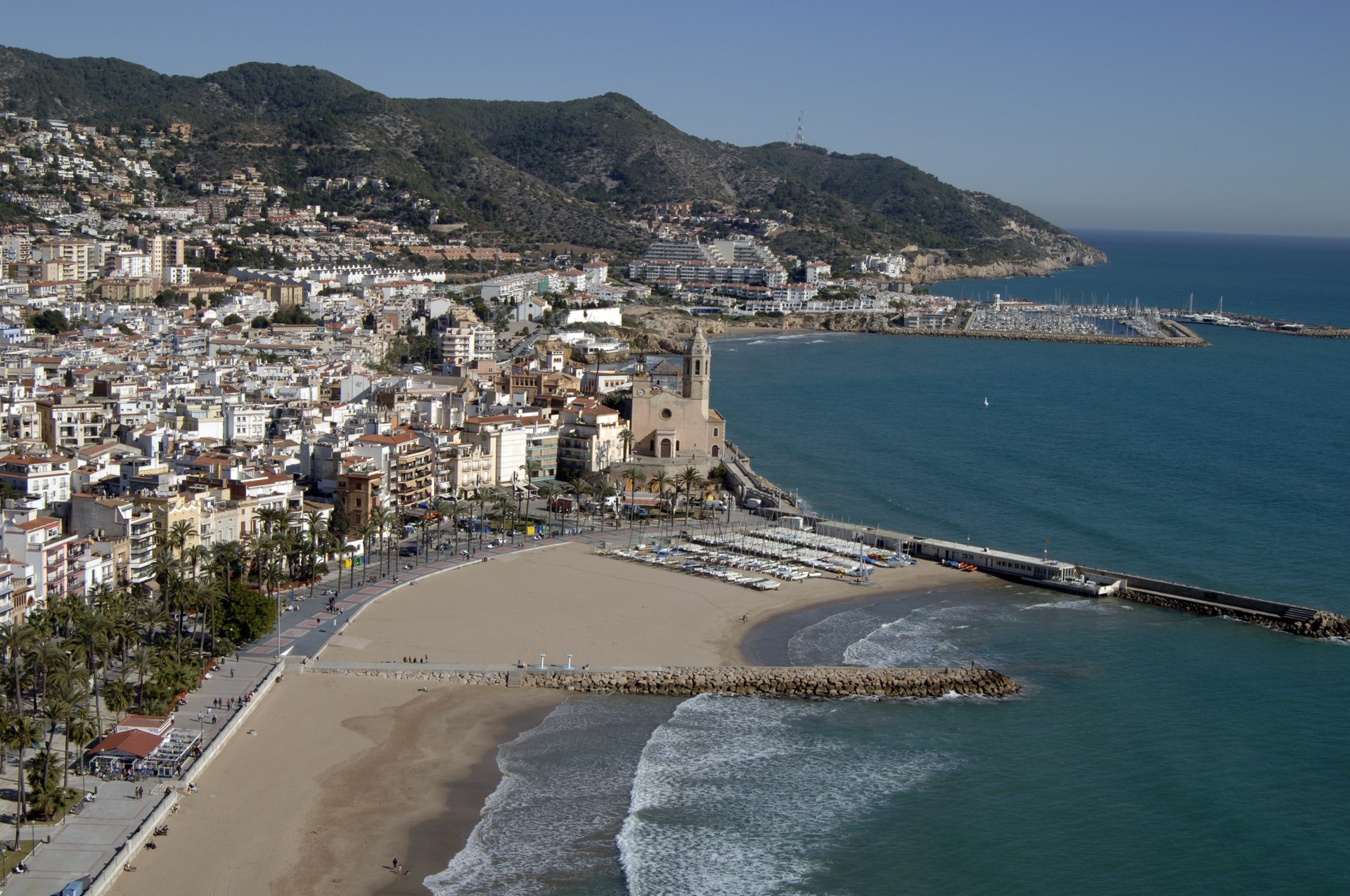 L’Ajuntament de Sitges sol·licita prorrogar els horaris comercials com a destinació turística