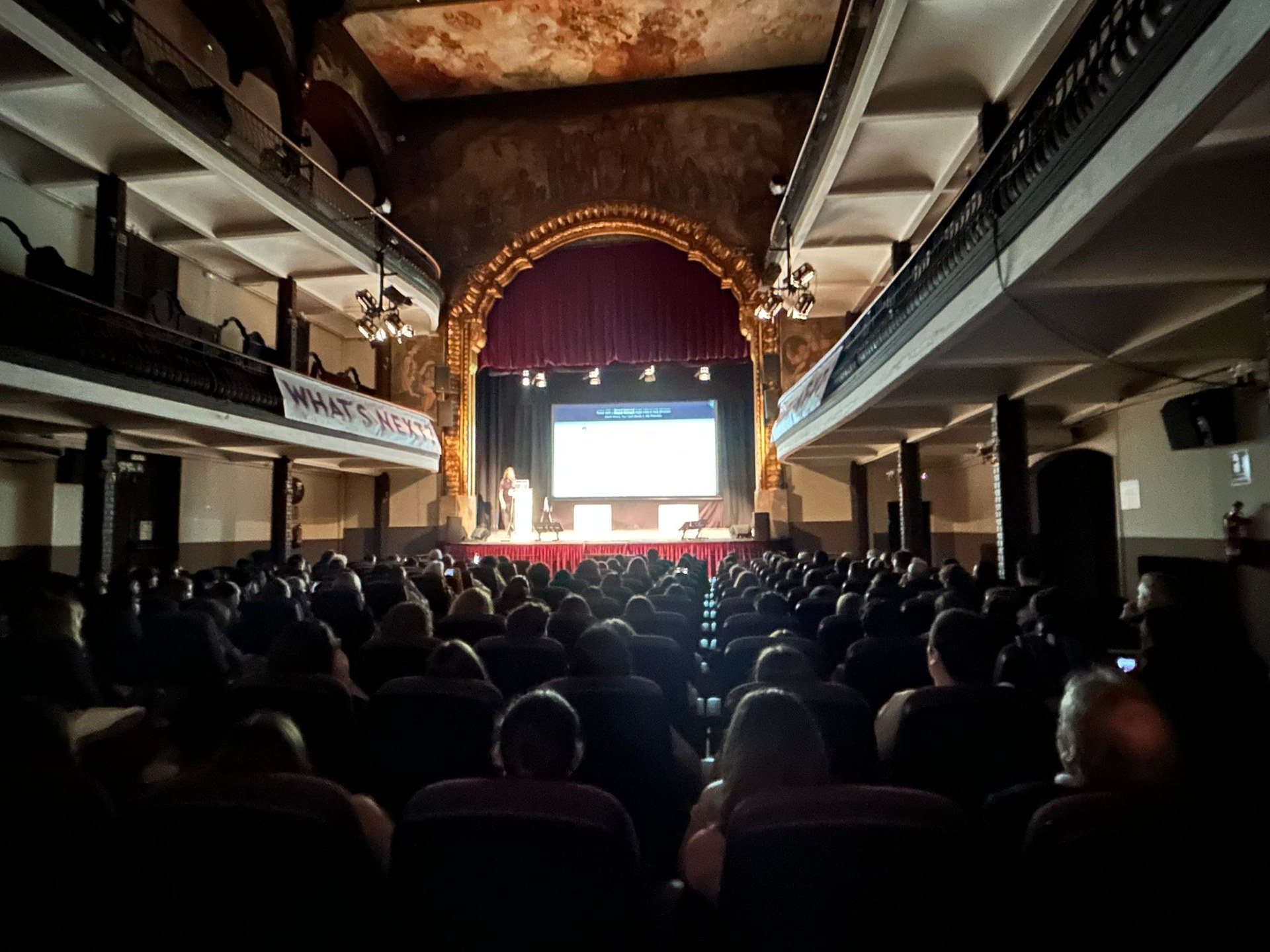 Imatge del Teatre Prado ple de gom a gom en la segona jornada del Sitges Next