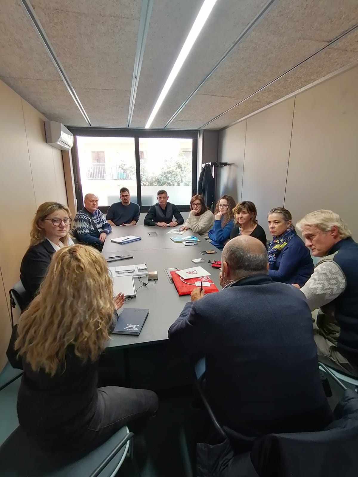 La regidoria de Promoció Econòmica visita Platja d’Aro per conèixer l’experiència de l’associació d’empresaris d’aquesta localitat
