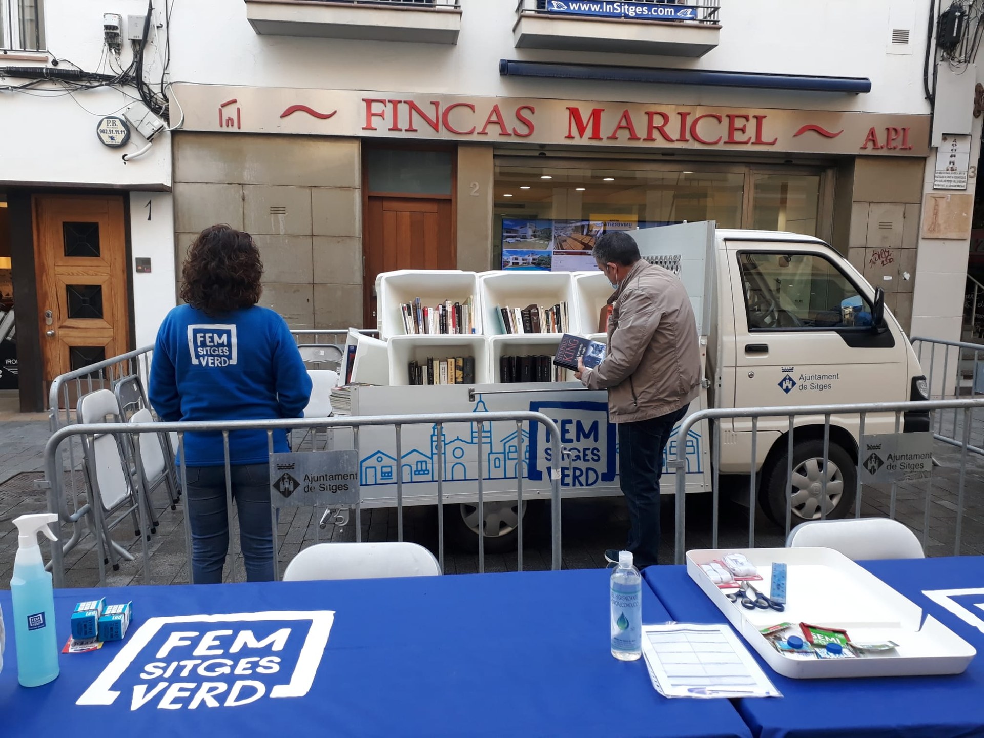 Torna la Book Truck al Cap de la Vila,  el dimarts 20 d’abril de 10 a 14h