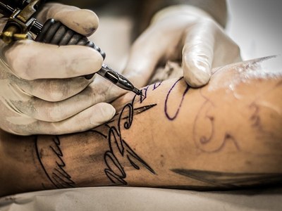 Tatuatges, pírcings i micropigmentacions