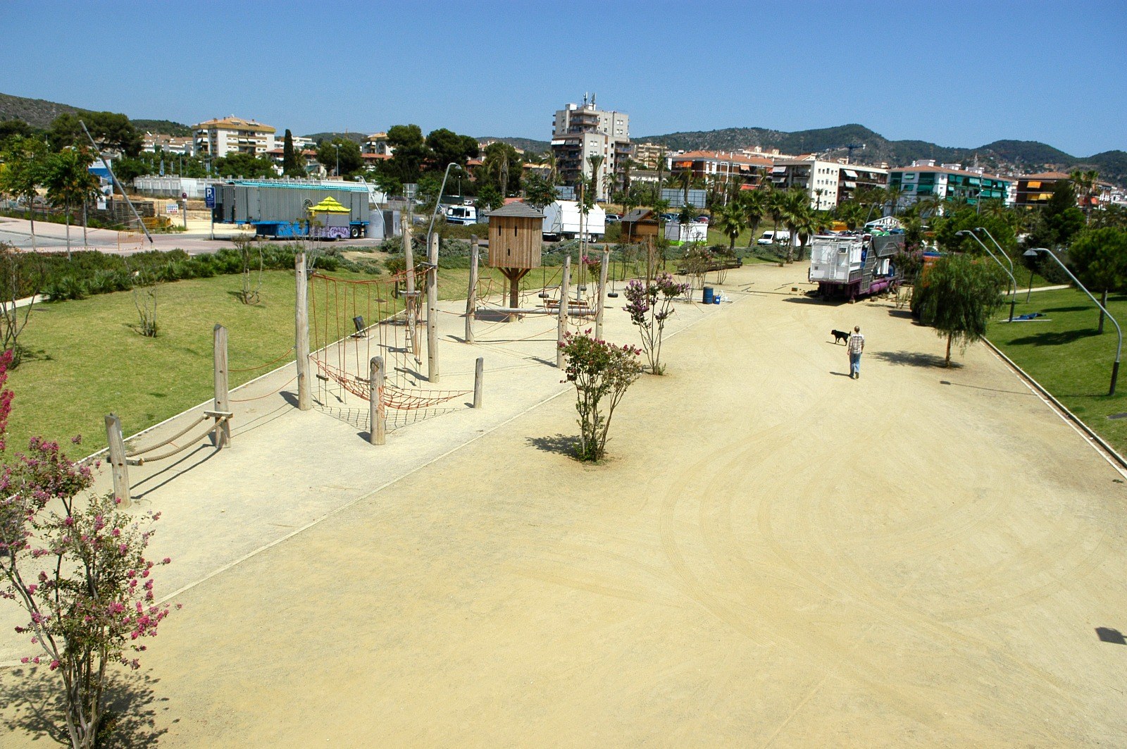 La Taula de l’arbrat urbà examina el projecte de refugi climàtic del parc de Can Robert