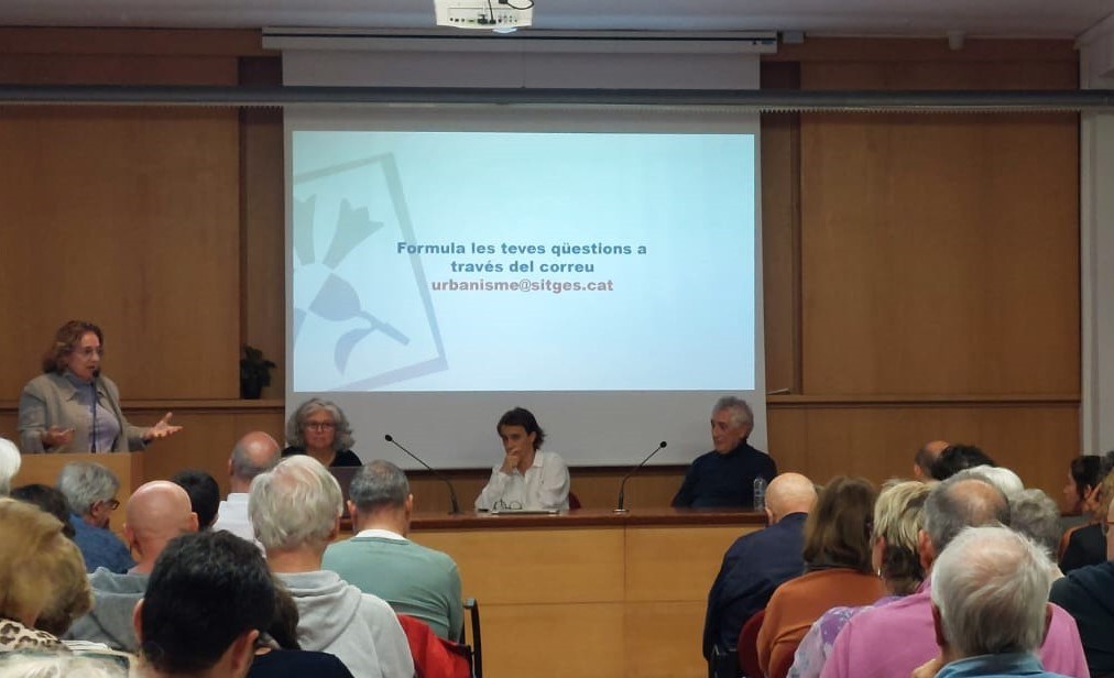 L’Ajuntament presenta a la ciutadania la proposta de nova pavimentació per al nucli històric de Sitges